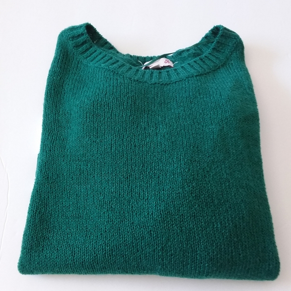 SO Green Knit Sweater with White Stripes. - Picture 9 of 11
